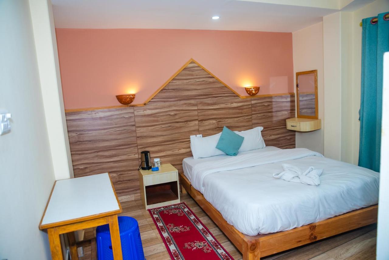 Hotel Olympus Покхара Экстерьер фото